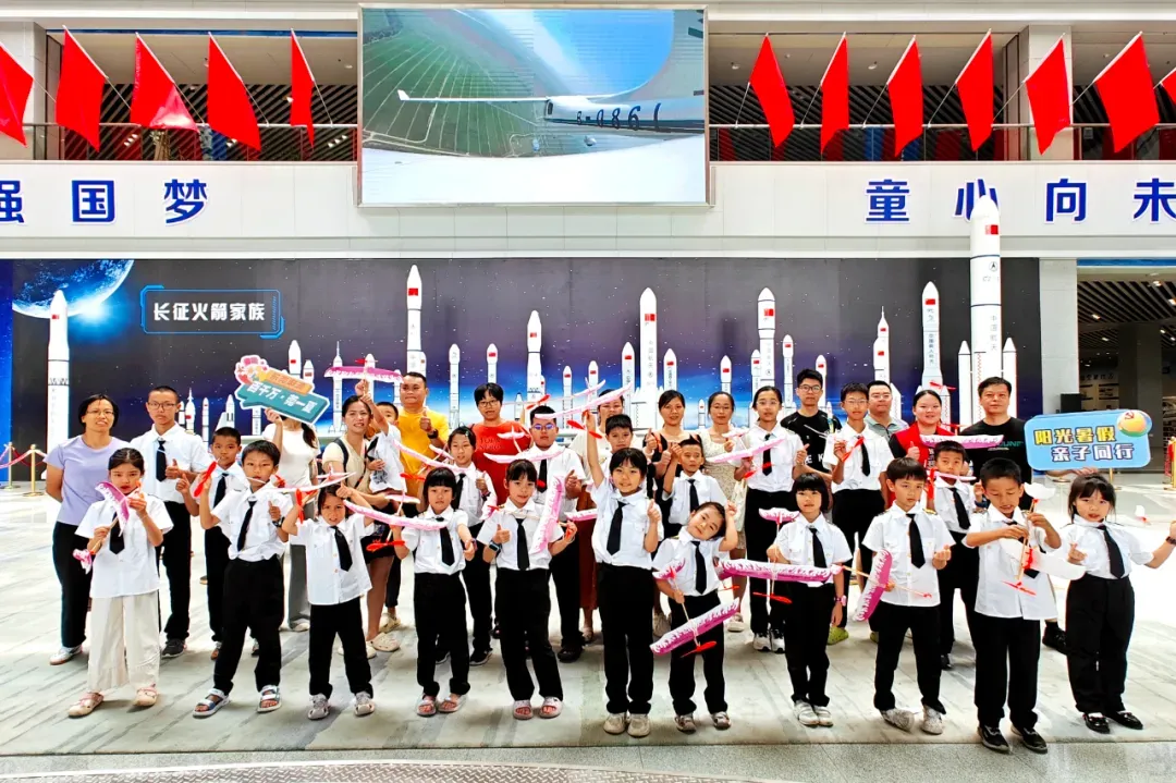 恒捷配资 百千万·莞一夏丨麻涌镇开展“党旗红·伴飞‘小候鸟’”暨“两企三新”暖心护航活动